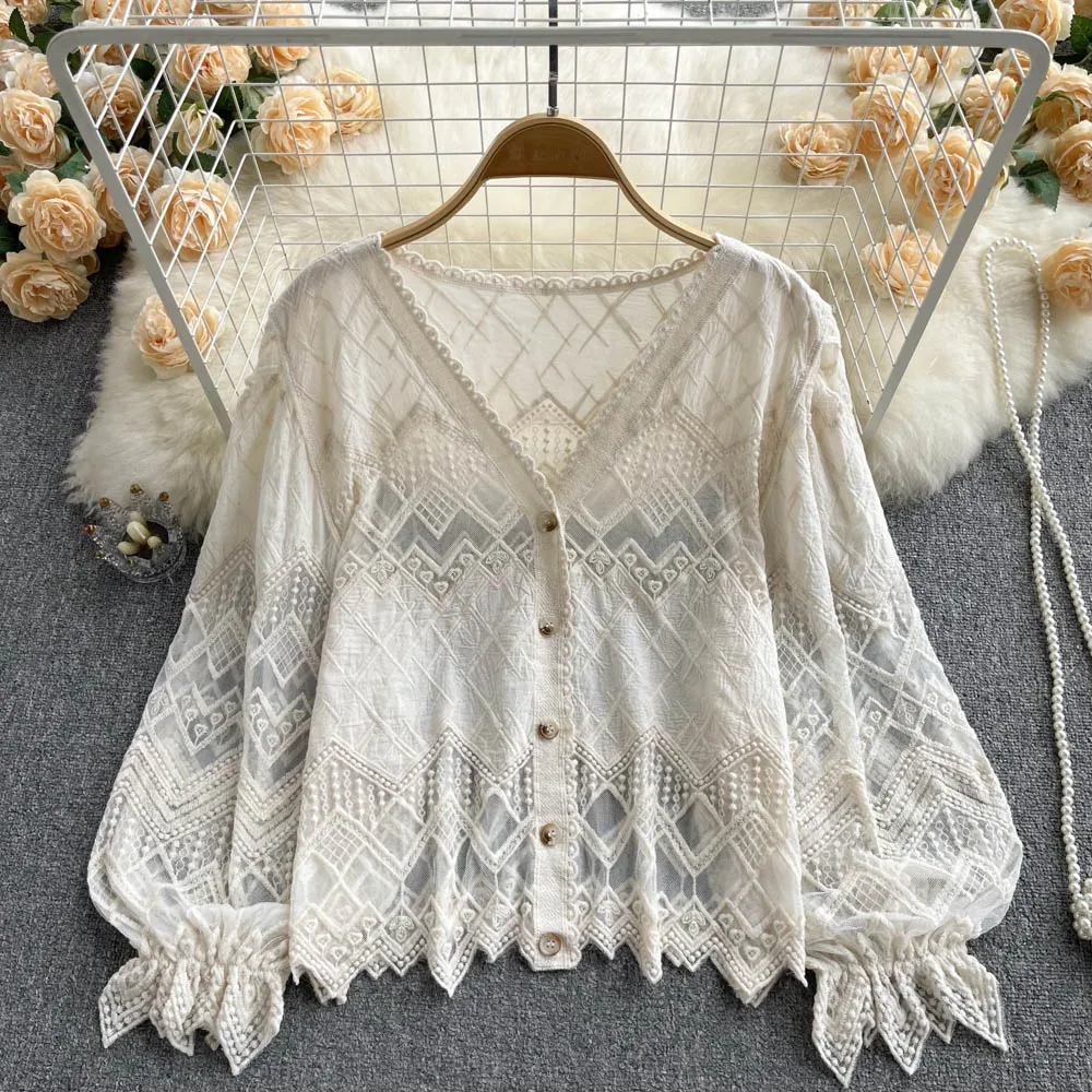 

VANOVICH French Style Loose Thin Lantern-sleeved Sunscreen Shirts Summer Women Solid Color Sweet Lace Single Breasted Shirts