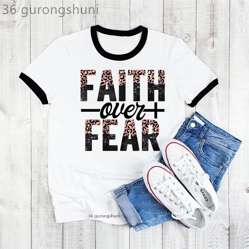 Рисунок 2 - Женская летняя футболка с коротким рукавом