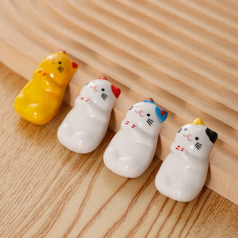 

5Pcs Japanese-Style Ceramic Lucky Cat Chopsticks Shelf Super Cute Kitty Chopstick Rack Decoration Ceramic Crafts