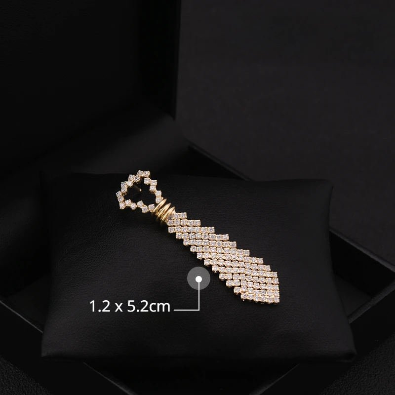 Creative Tie Shape Small Brooch Women's Sweater Cardigan Fixing Buckle Neckline Anti-Exposure Pin Jewelry Men Badge Accessories