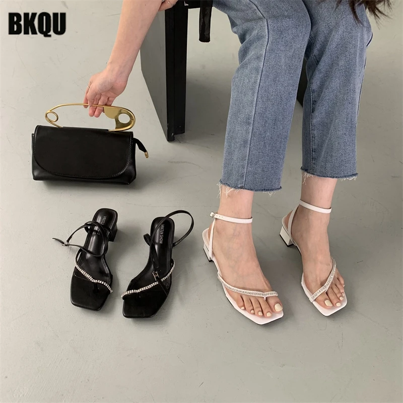 

Туфли-лодочки женские на толстом каблуке, с клипсой