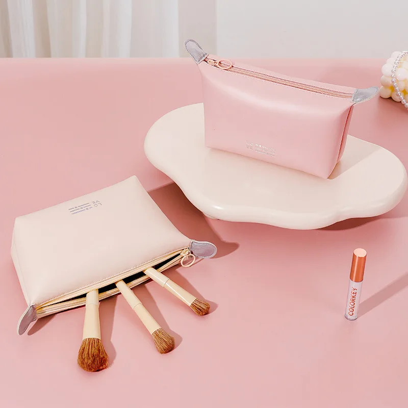 

2023 New Heart Dumpling Bag Waterproof Makeup Bag Toiletry Bag Convenient Hand Storage Bag Candy Color Makeup Bag For Women