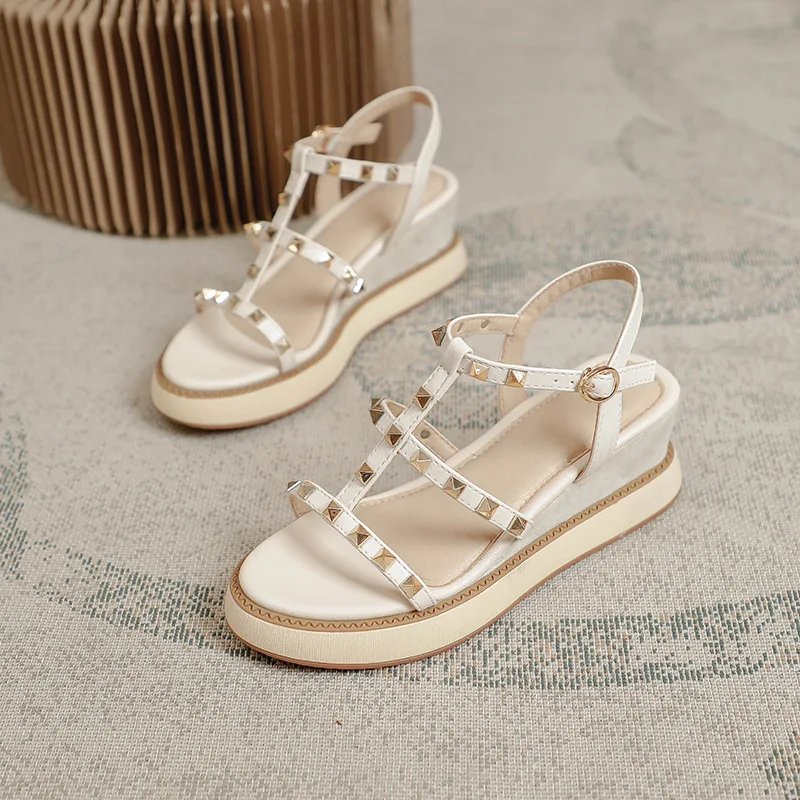

Wedge heel Sandals 2022 new women's summer high heels mid-heel one line with fairy wind Roman muffin thick-bottomed rivets