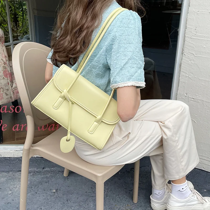 

French minority bag women's 2023 summer fashion Korean texture single shoulder bag foreign style hand-held French stick armpit