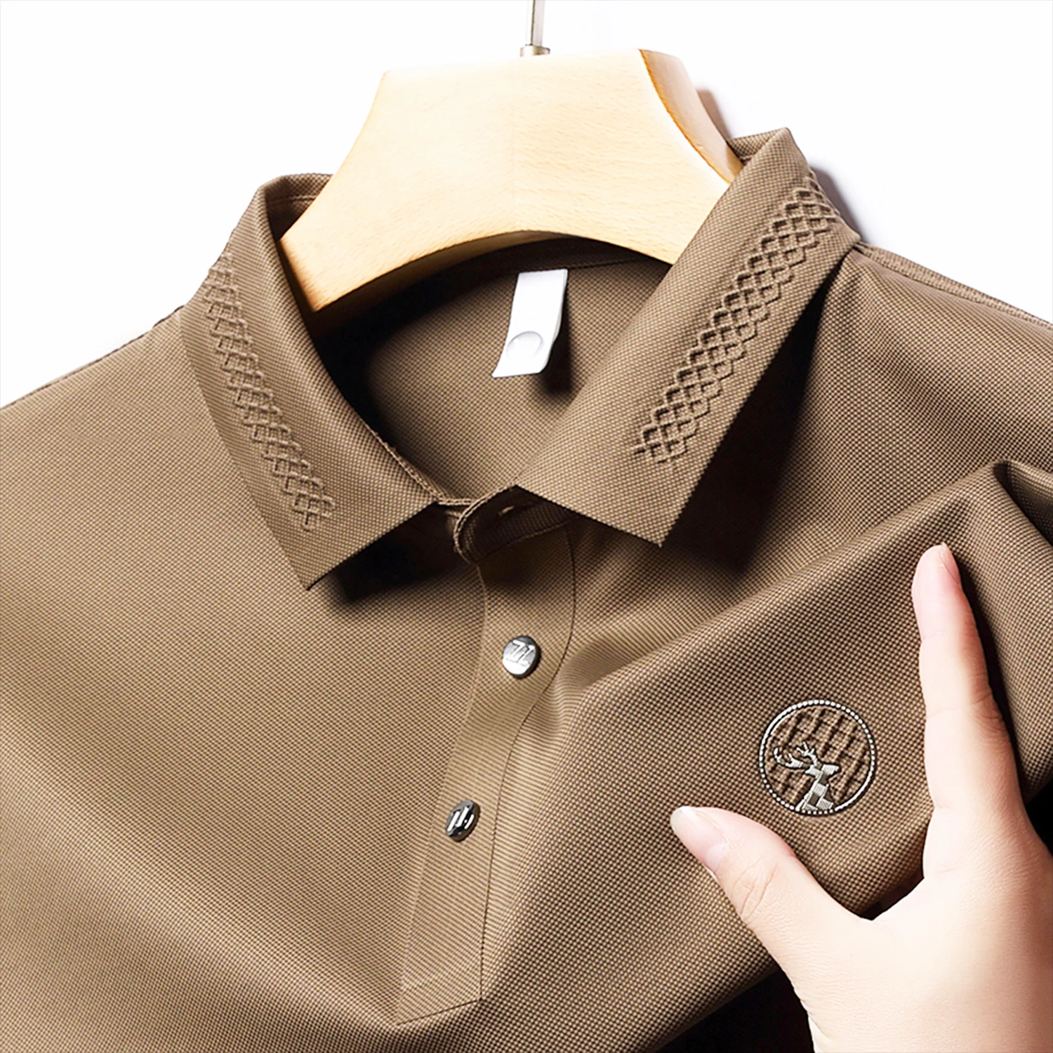 

2023 Summer Embroidered Polo Shirt Golf Men's High end Ice Polo Shirt Clothing Business Casual Short Sleeve T-shirt M-4XL