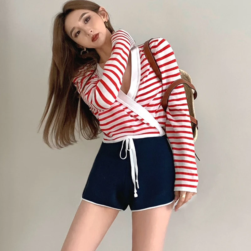 

Johnature 2022 Summer New Women Sets Casual Fashion Striped Bandage Top Elastic Waist Tie Shorts Fashion Simple Women Sets