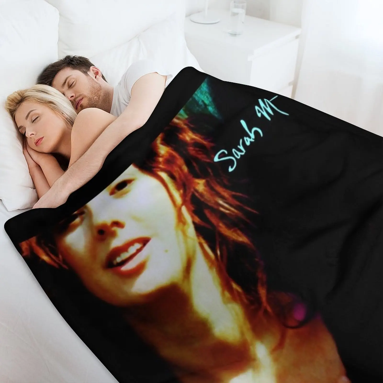 Сара МакЛечлан фумырует в порядке экостаи. Пледы. Декоративные кровати. Милые