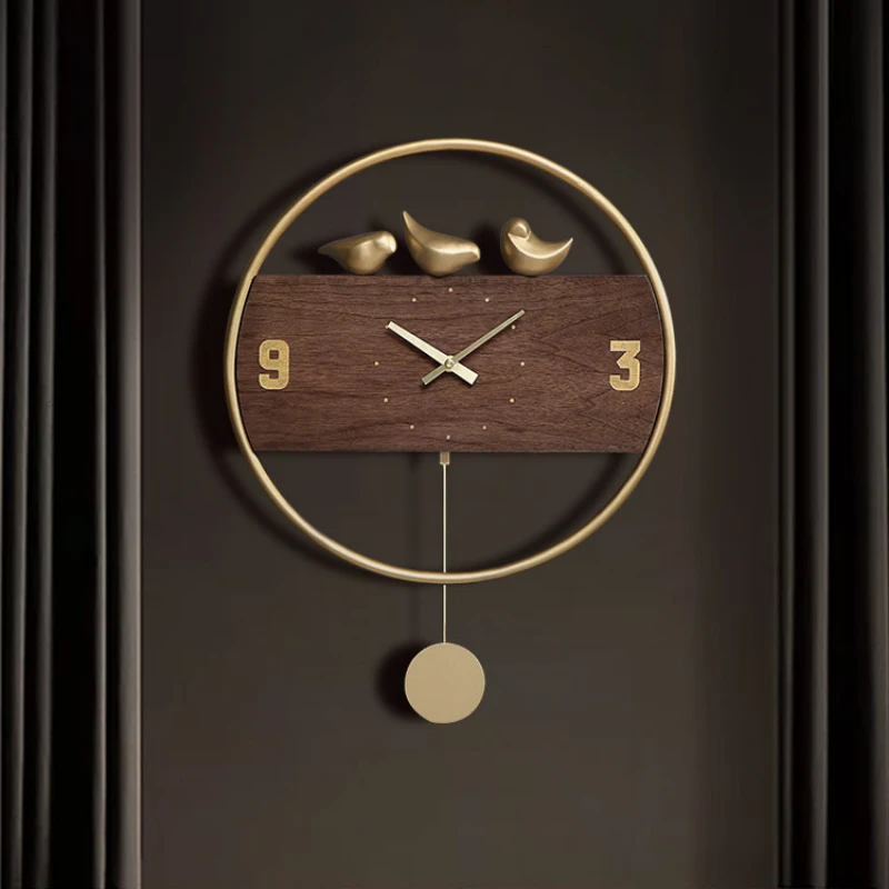 

Nordic retro wall clock with 3D bird decoration pendulum clock creative light luxury living room golden wall-mounted mute clock