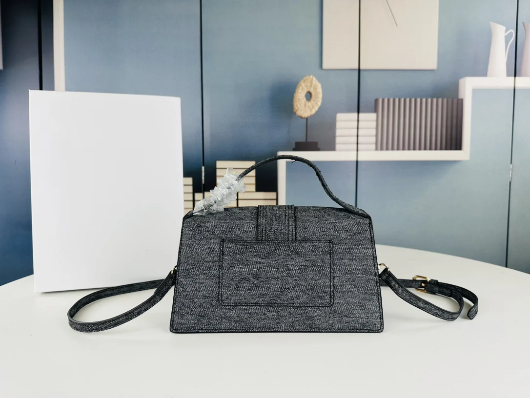 

French denim bag with niche design, mini one shoulder crossbody handle to enhance the sense of hierarchy, small bag, French stic