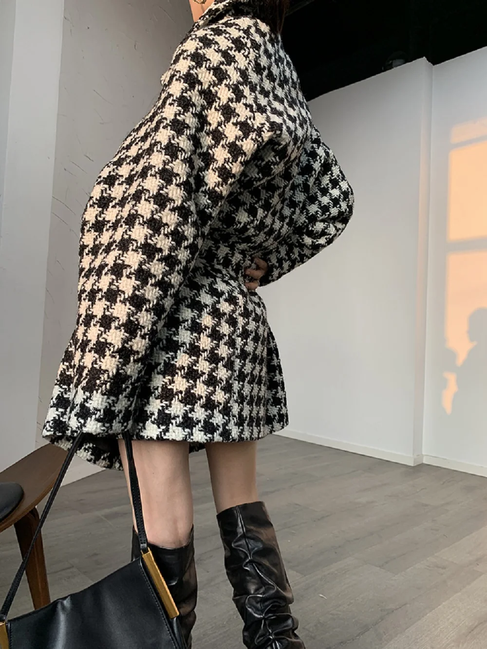 

Женский свободный тренчкот в западном стиле