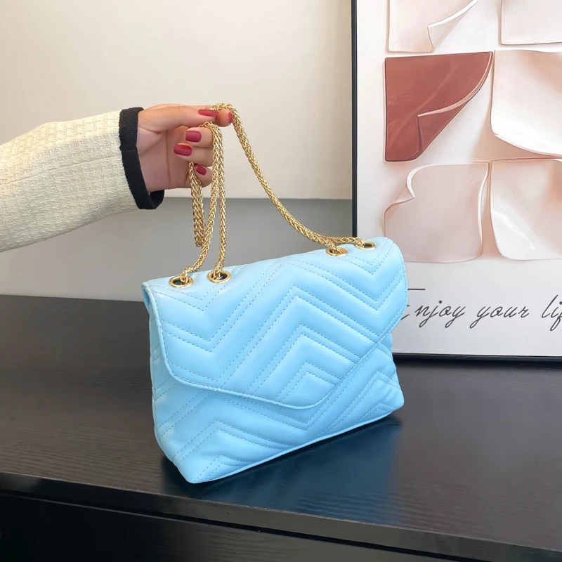 

Сумки через плечо для женщин 2022 новые модные роскошные дизайнерские сумки на плечо текстурные цепи женские универсальные сумки-мессенджеры