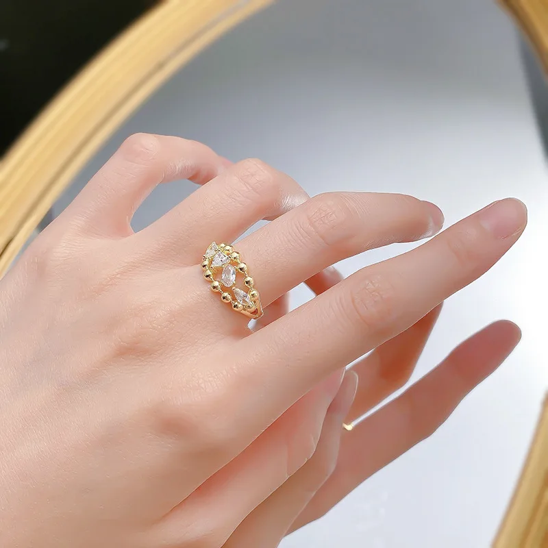 Кольцо из серебра пробы с искусственным жемчугом