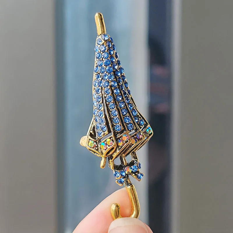 Брошь из искусственной кожи цвет в ассортименте