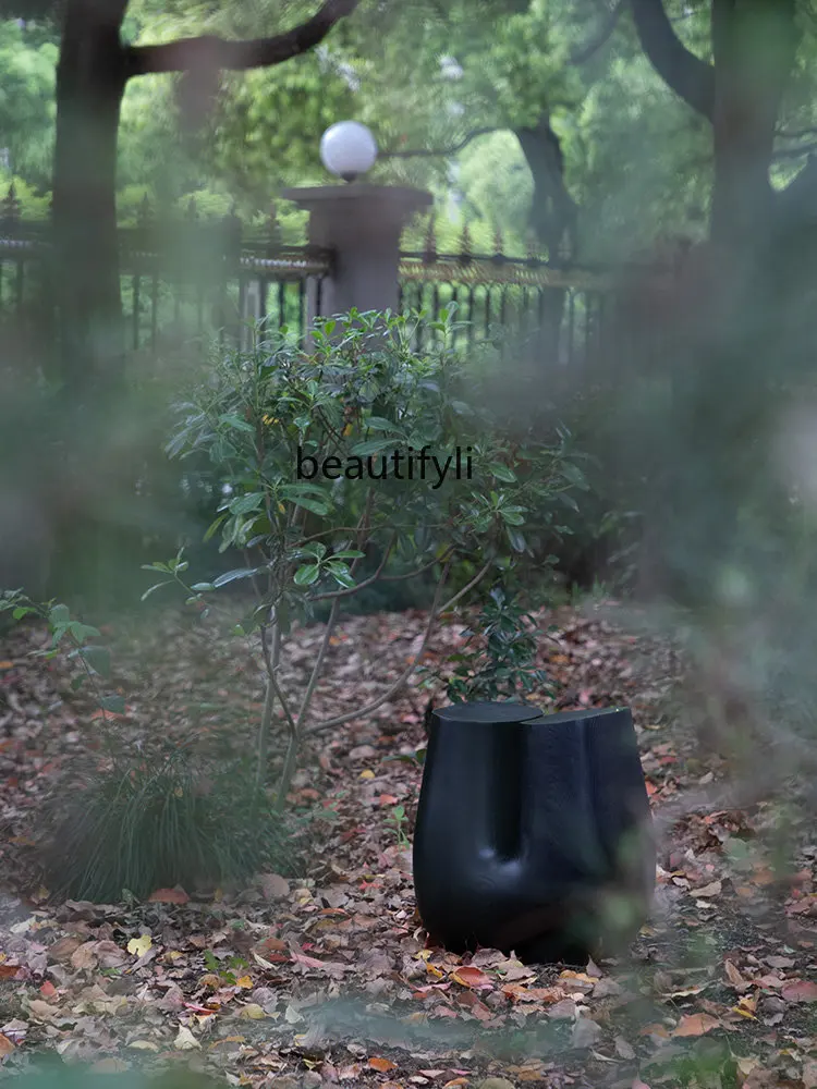 Стул для ног из массива дерева в стиле минимализма