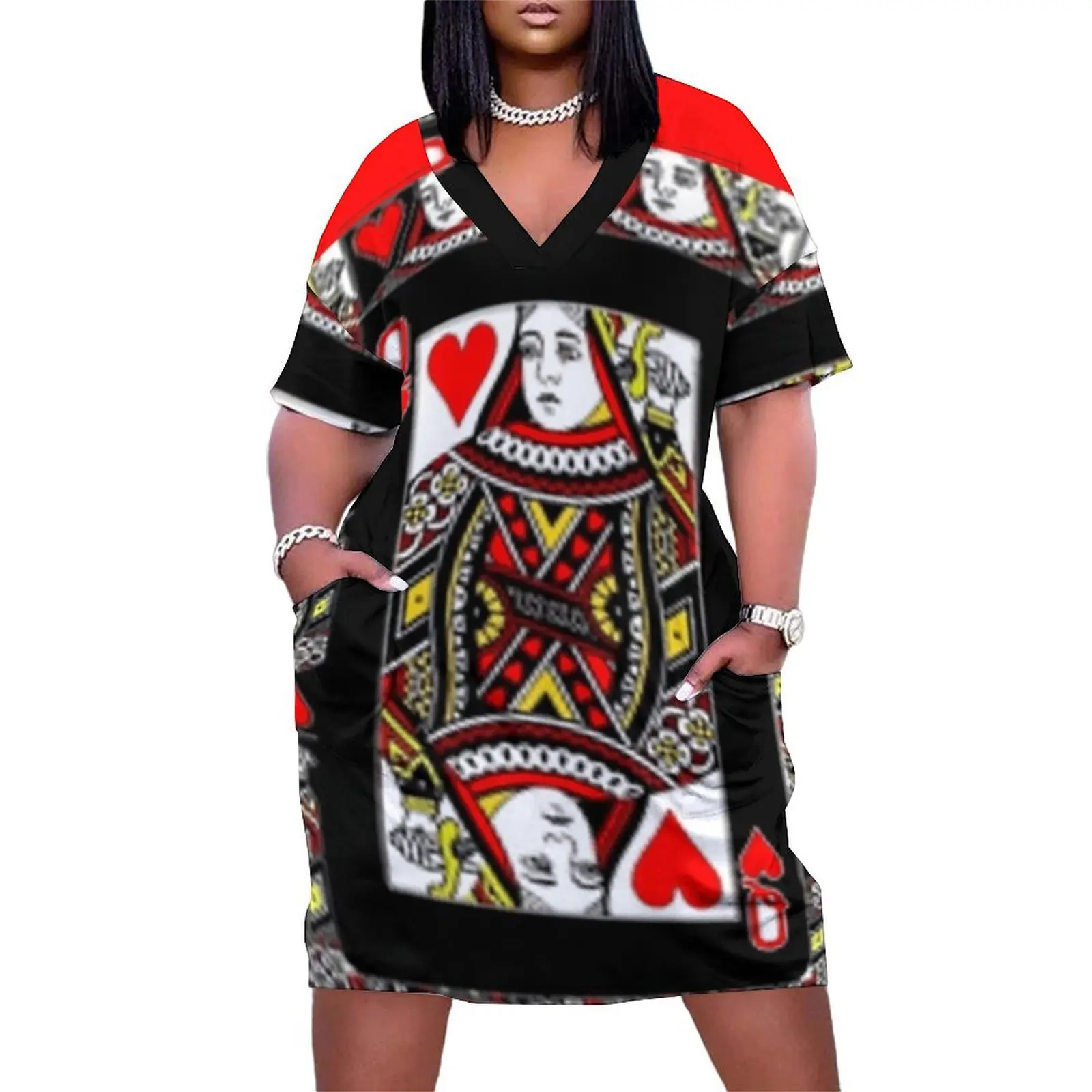 Женское платье с карманами свободное красного и черного цвета принтом королевы