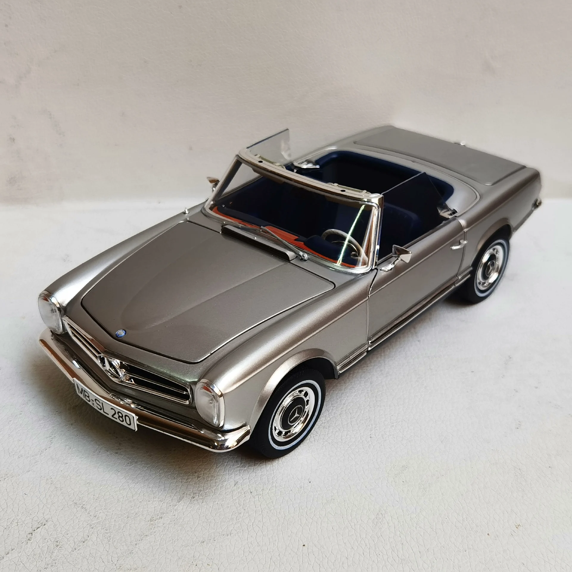 Литая в масштабе 1:18 Модель Benz 280 SL из сплава модель автомобиля игрушечное