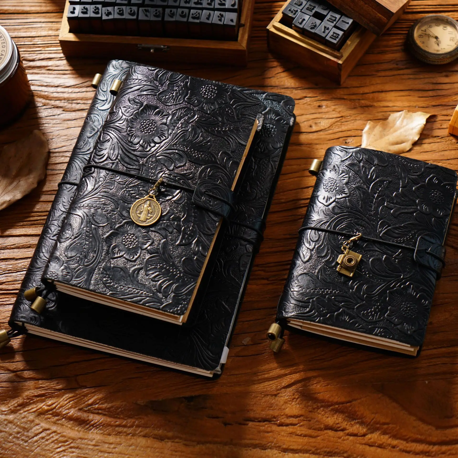 

Hand Made Vintage Floral Craved Classic Genuine Leather Band Journal Traveller Book Gift Retro School Office Gift Free Shipping