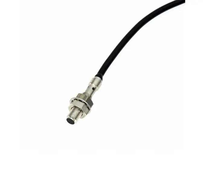 Оригинальный E2E-S05S12-MC-B1 Бесконтактный переключатель постоянного тока с 3