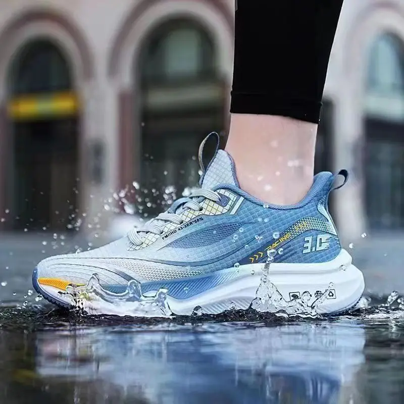 Легкие мужские повседневные туфли на мягкой подошве модные спортивные удобные