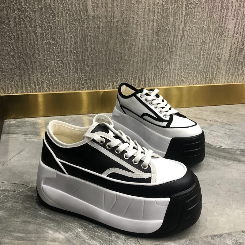 

Europe's New Genuine Leather Heightening Small White Shoes Sponge Cake Thick Bottom Casual Sports Shoes Women's Elevator Shoes