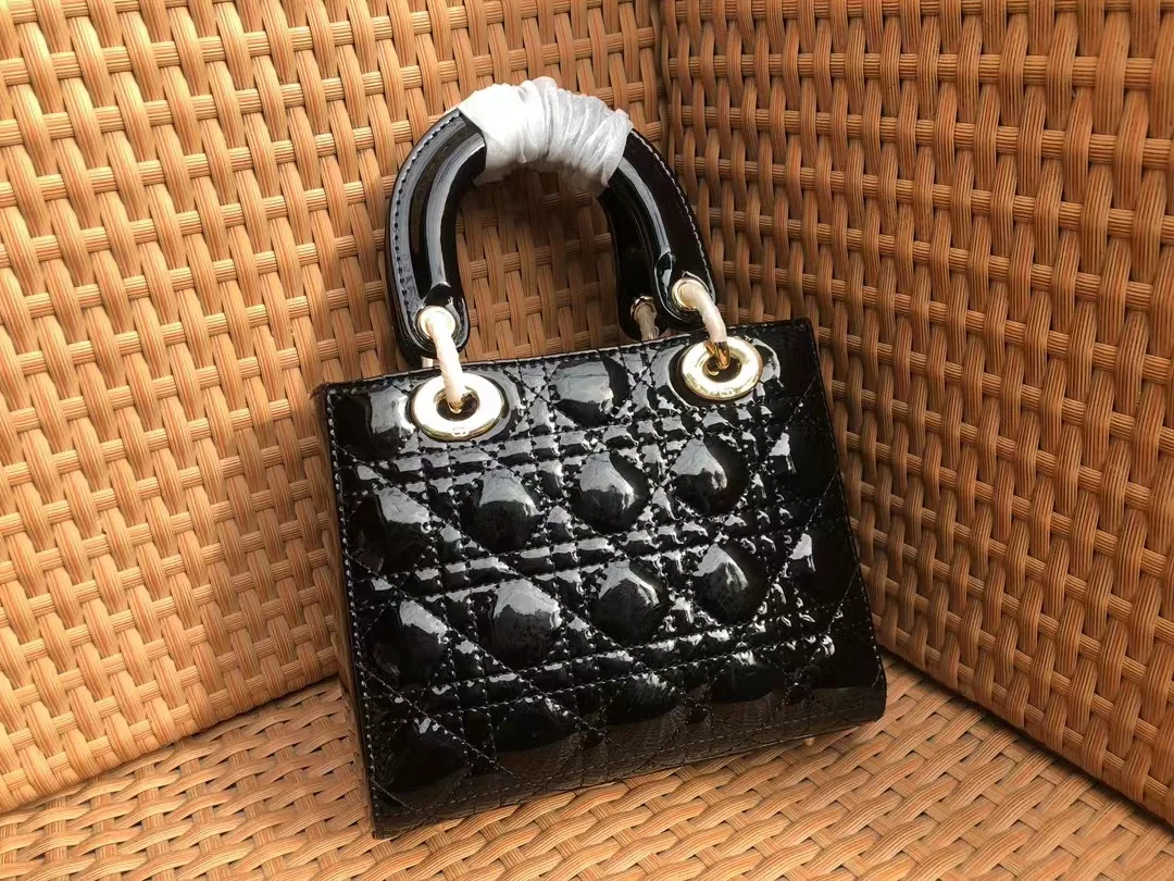 

Classic four panel faceted car sewn diamond pattern designer casual and versatile fashion handbag