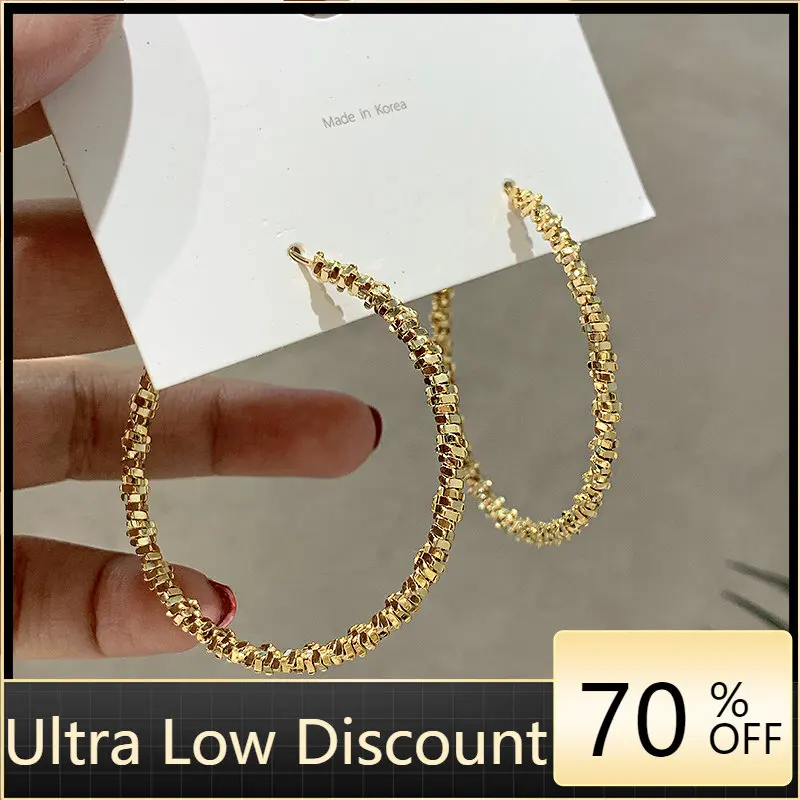 

Korean Version of The Wild New Earrings Classic Earrings Contracted Elegant High Quality Metal Women's Earrings New Earrings