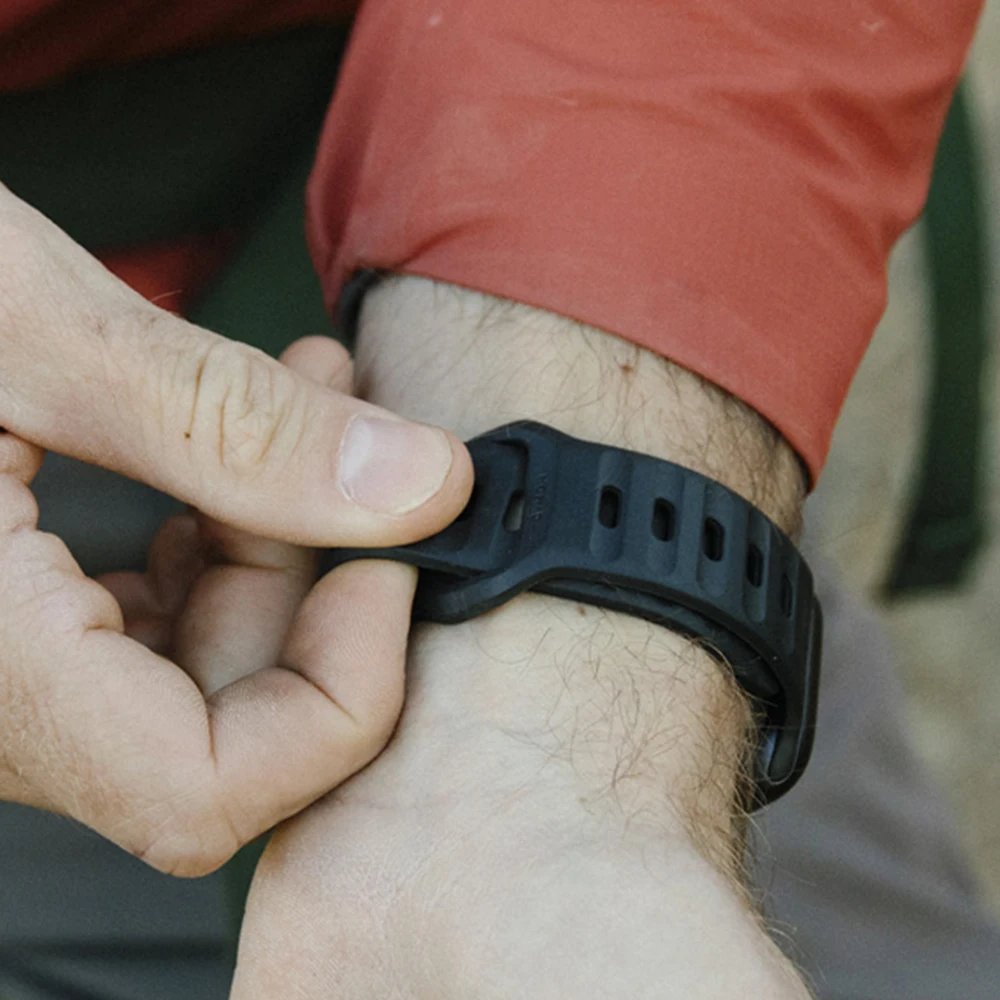 High-performance Fluoroelastomer Sport Band for Apple Watch Ultra 49mm 8 7 41mm 45mm Rubber Strap for Iwatch 6 5 4 Se 40mm 44mm