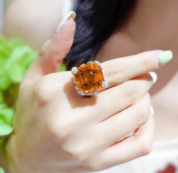 

Bright red zircon flowers women vintage finger ring