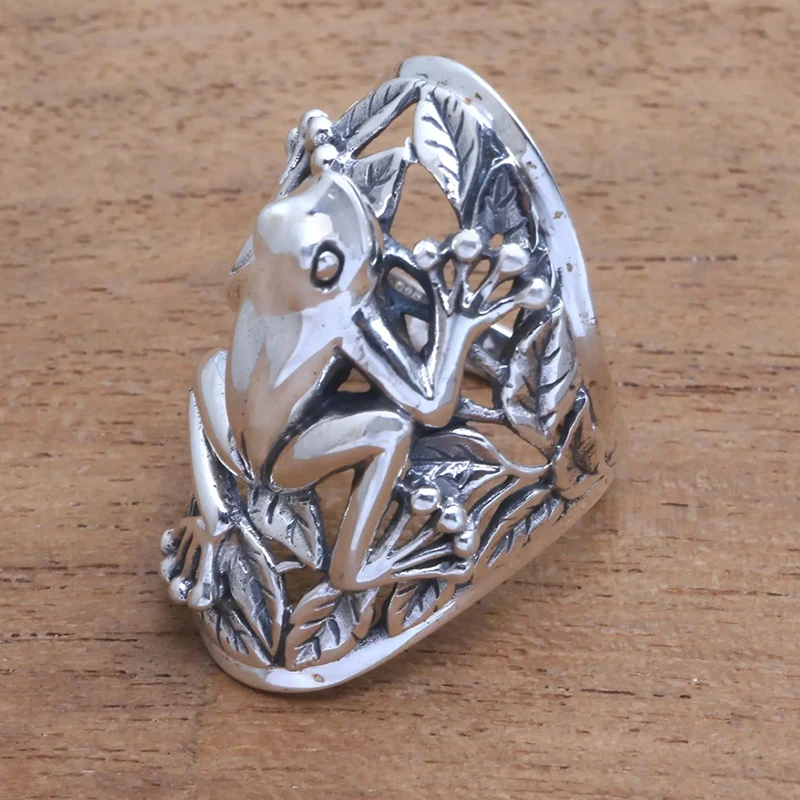 

2023 Vintage Women Rings Anniversary Party Gift Creative Fashion Hollow Frog Pattern Rings for Women Jewelry Accessories