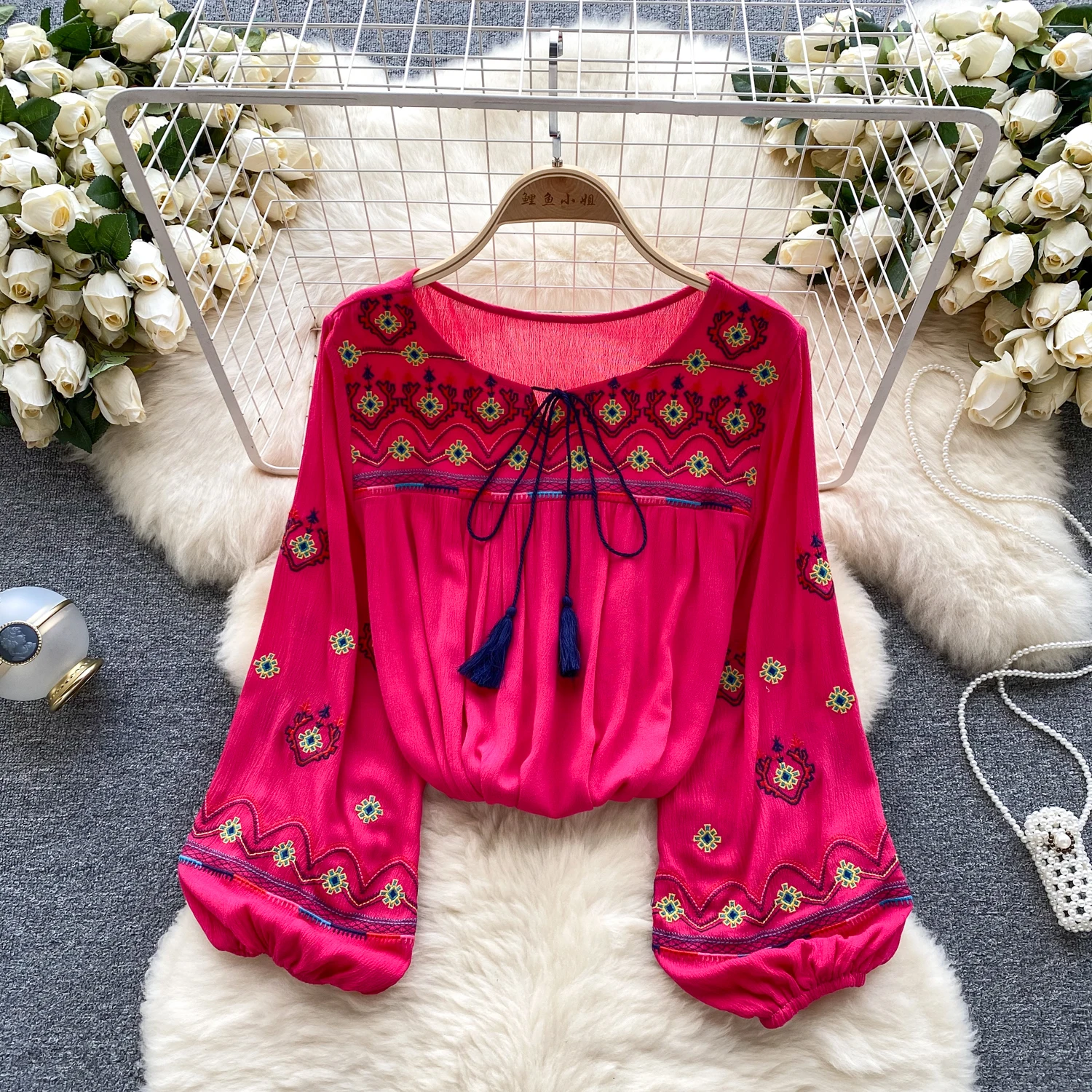 

Осенний винтажный свободный универсальный топ в этническом стиле с круглым вырезом и вышивкой на шнуровке с длинным рукавом 2023 модная женская одежда