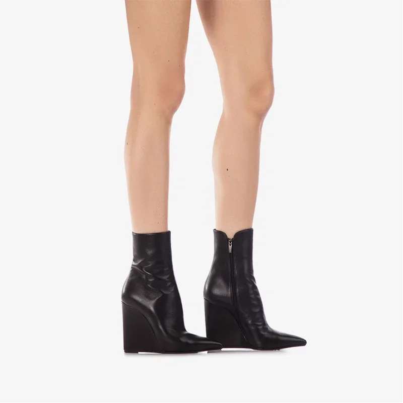 Женские полусапожки на каблуке брендовые с острым носком высоком большие