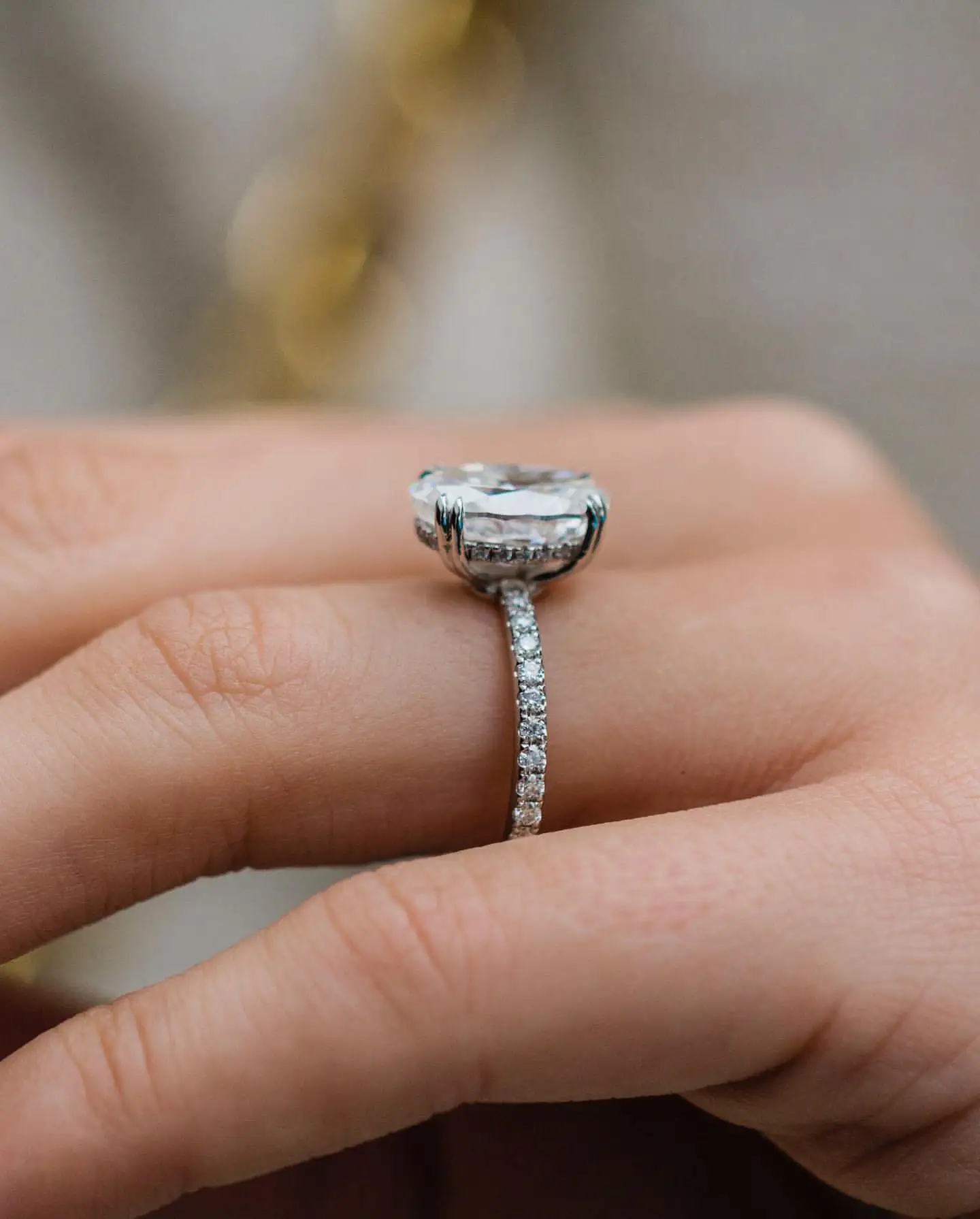 JOVOVASMILE  18k Gold Moissanite  Ring Woman 4.7 Carat 12x8mm Skinny Crushed Ice Oval White Moissanite Double Claw Prong
