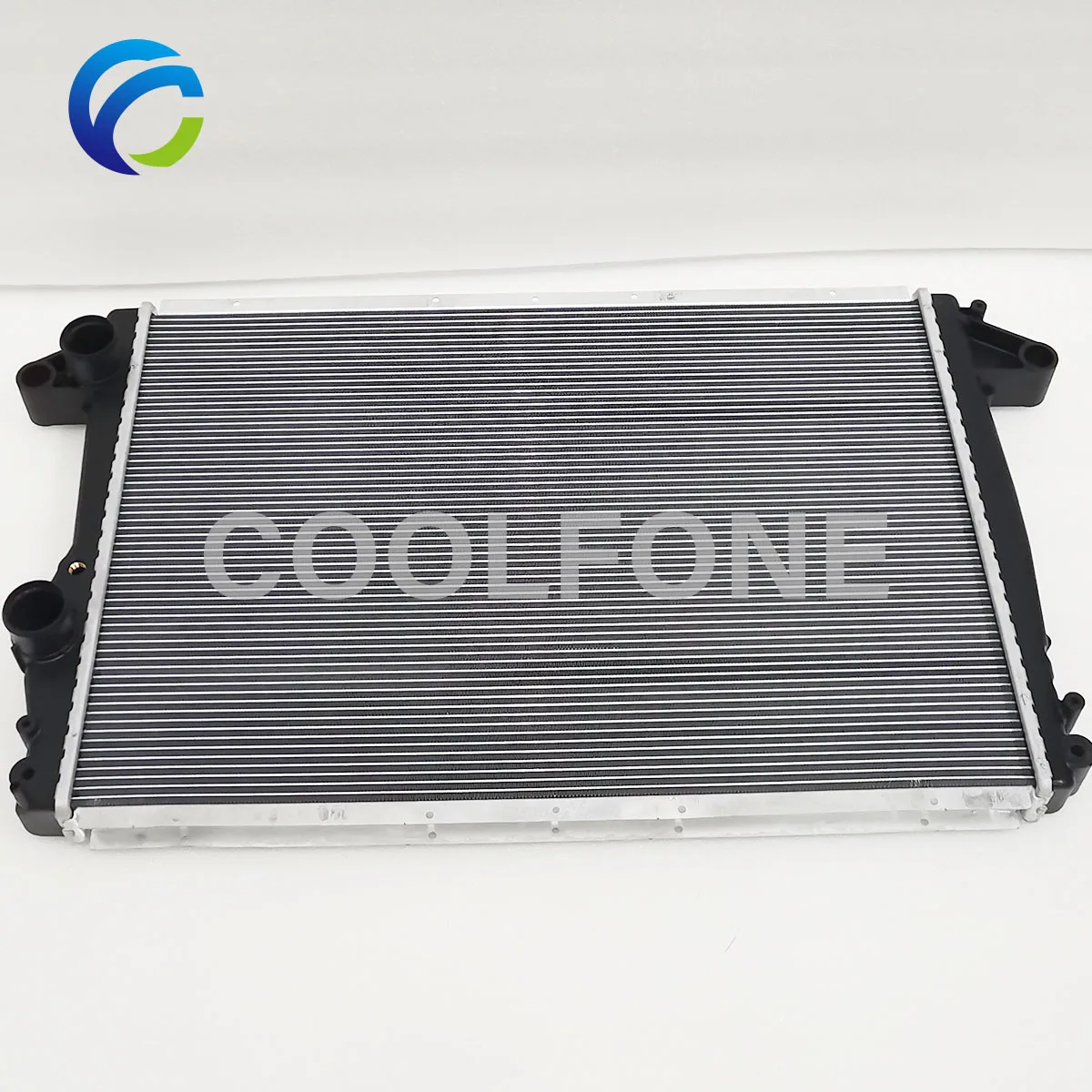 

Радиатор охлаждения двигателя для Maserati granatroporte M139 4,2 2005- 181097 223561