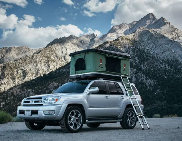 

High quality fiberglass hard shell 4*4 car roof top tent with roof rack
