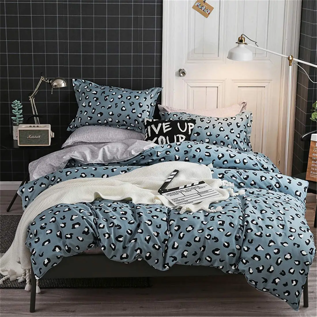 

MWSWL Microfiber Bedding Set Duvet Cover Set Black and White Dot Include 2 Pillowcases Ultra Soft Zipper Closure