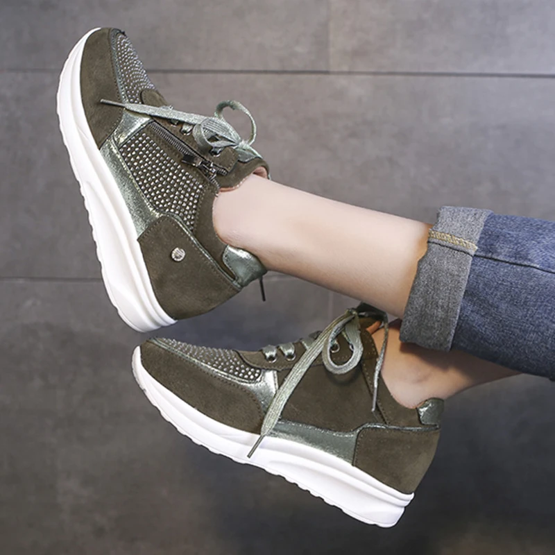 

Модные женские кроссовки, обувь для прогулок на открытом воздухе, дышащая удобная женская обувь со шнуровкой и металлической цепочкой