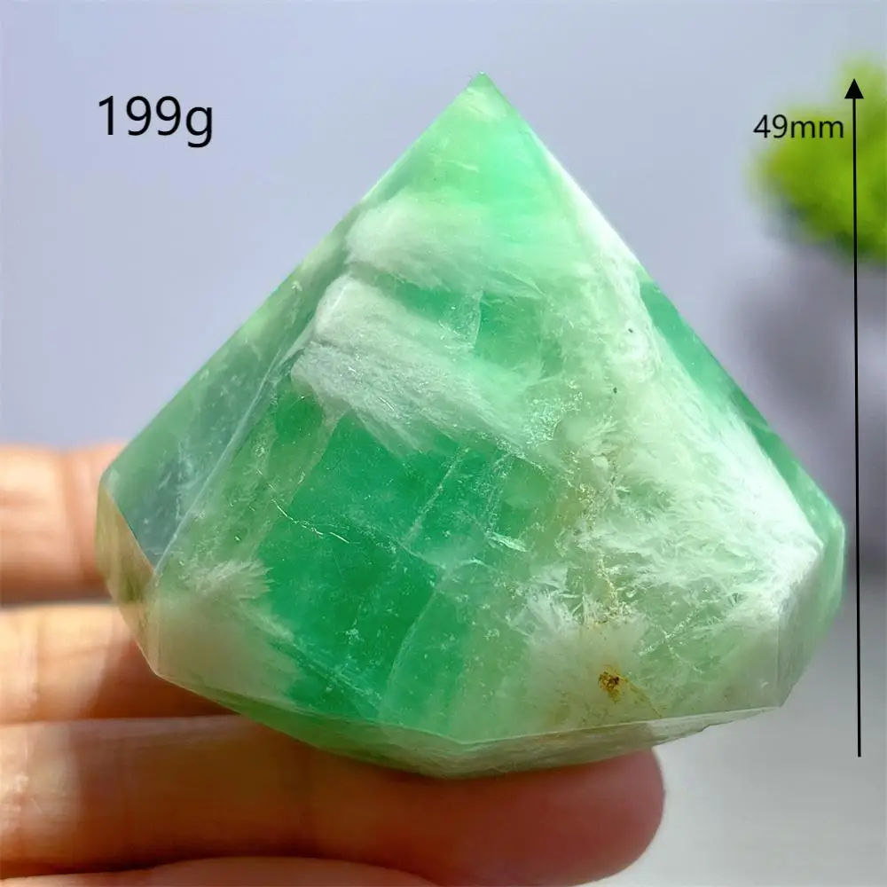 

Радужный флюорит, алмазная башня