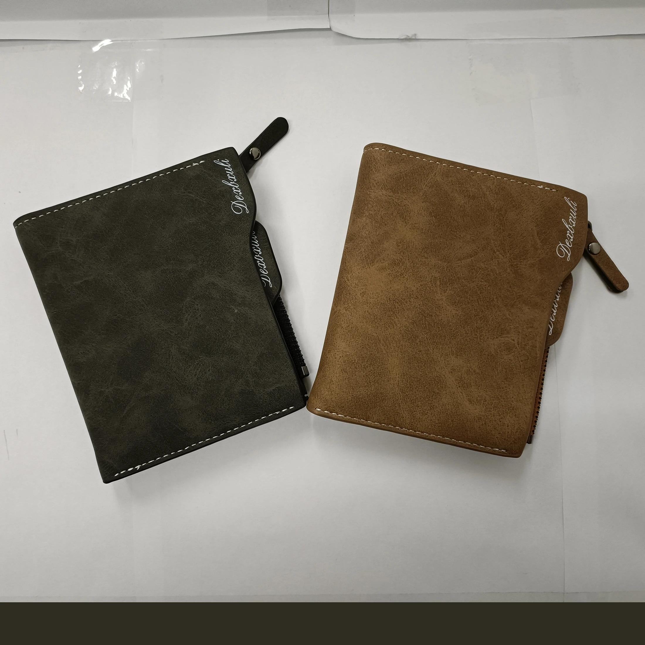 

Мужской кошелек из мягкой кожи, со съемными отделениями для карт