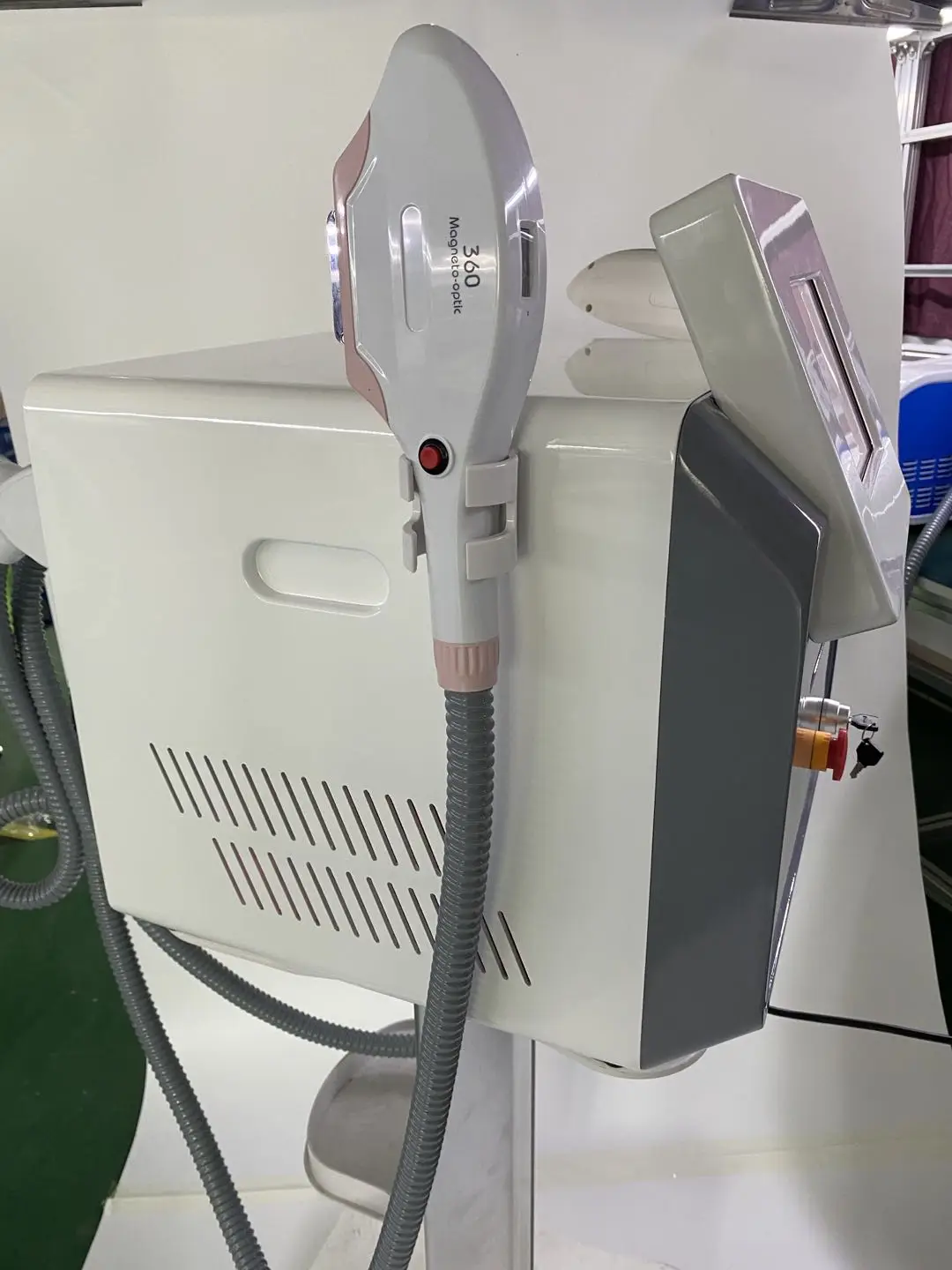 3 в 1 аппарат для безболезненного удаления волос |