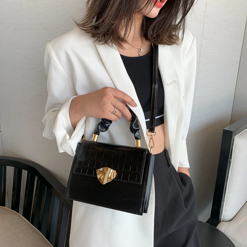 

Hot 2022 New Fashion Handbag Women Mini Shoulder Bag Satchel Style Nylon Small Crossbody Bag for Women Metale Chain Clutches