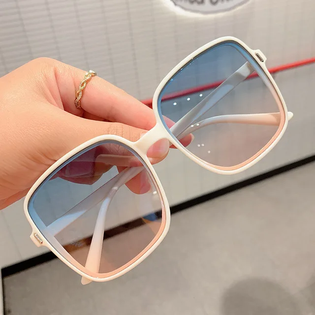 

Fashion Designer Square Sunglasses Woman Retro Vintage Gradient Sun Glasses Female Clear Lens Black White Oculos De Sol