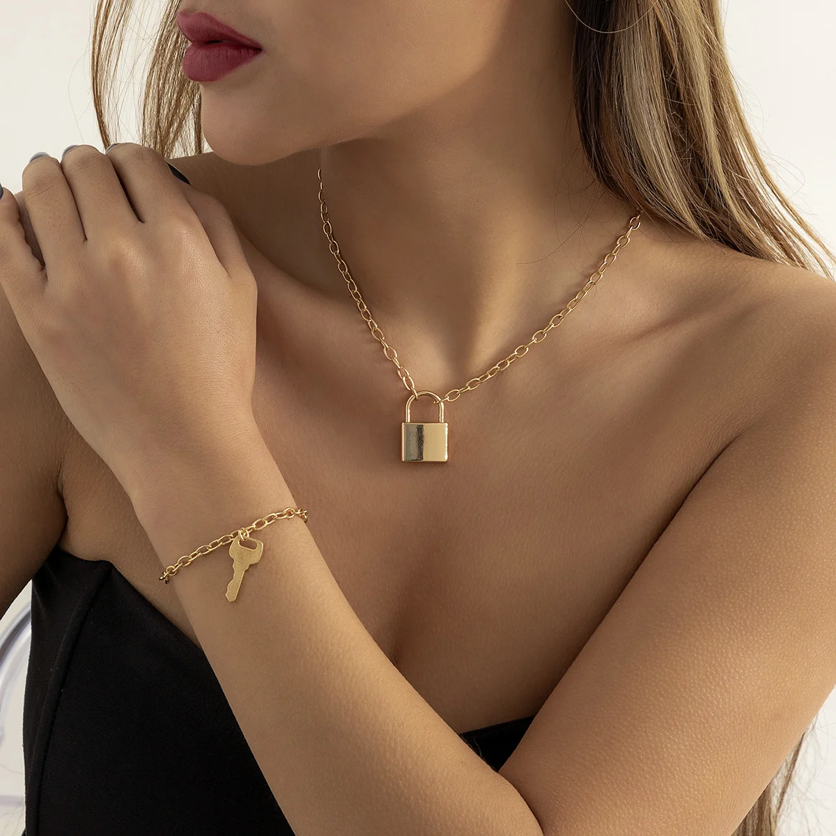 

Jewelry punk alloy Pendant Necklace women's simple single-layer lock key necklace bracelet set