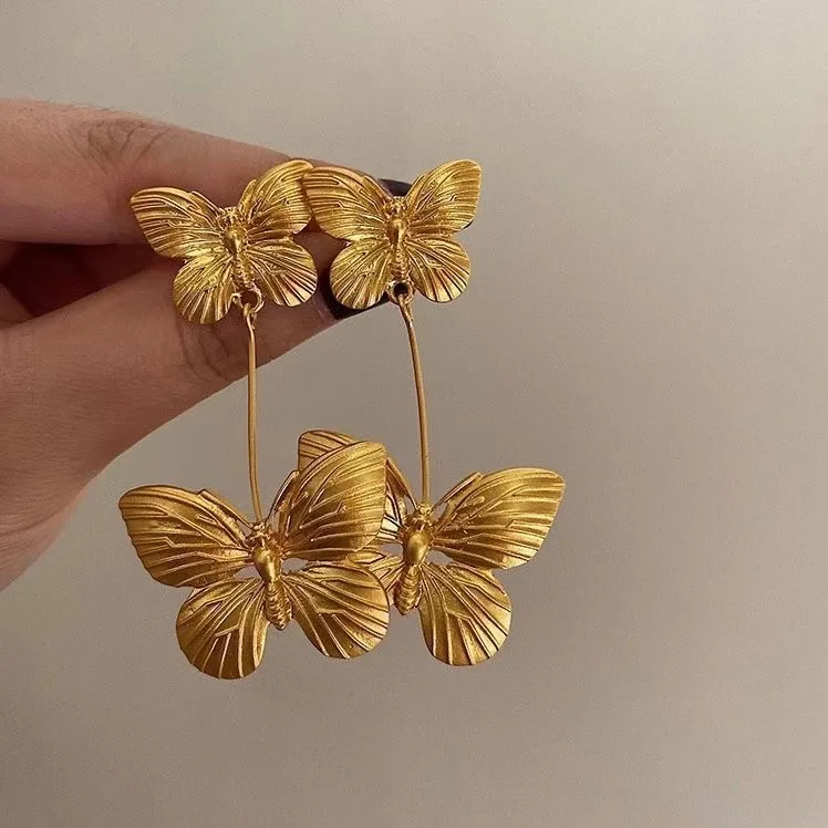 

Antique Exaggerated Exquisite Butterfly Stud Earrings for Women Luxury Jewelry Court Style Baroque Temperament Dangle Earring