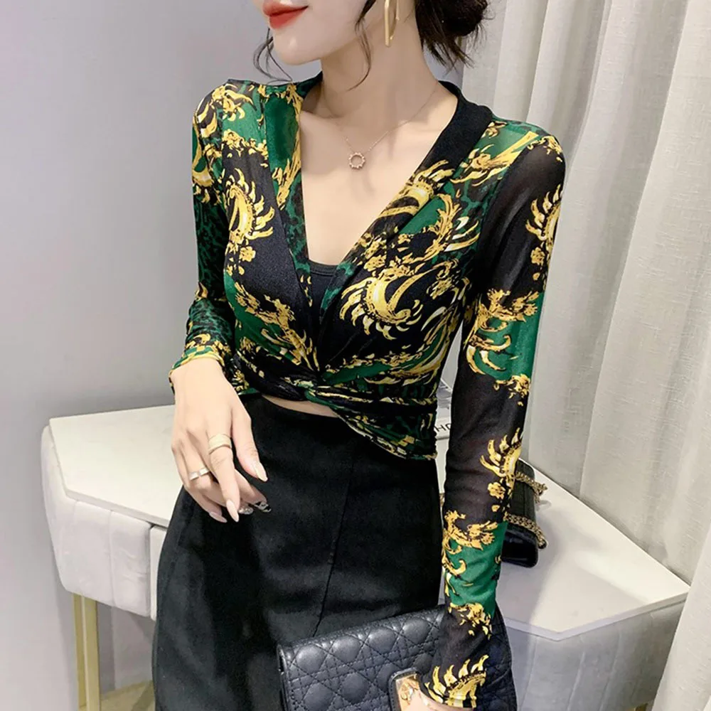 Женская блузка с длинным рукавом V-образным вырезом и цветочным принтом - купить