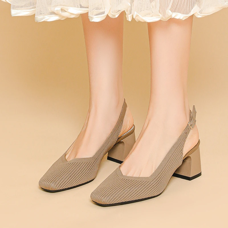 Женские босоножки на толстом каблуке