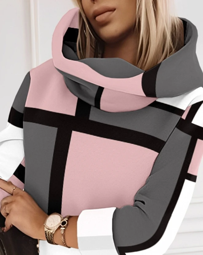 Рисунок 2 - Платье женское повседневное с капюшоном