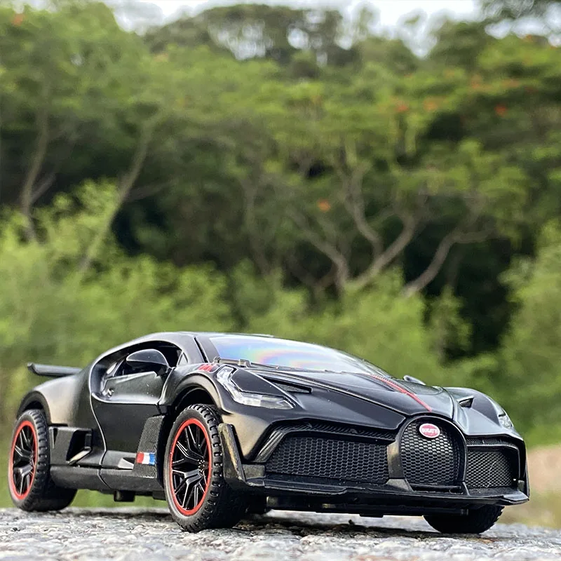 

Модель спортивного автомобиля Bugatti DIVO 1:32, Литые и игрушечные автомобили, модель металлического автомобиля, коллекционная высококлассная мо...