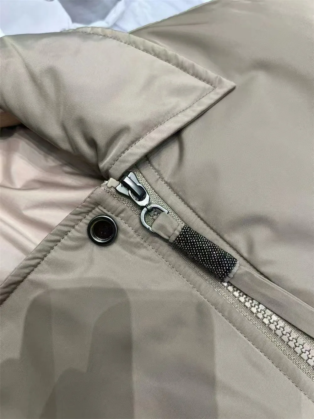 Женская ветровка с диагональными лацканами и бисером зимняя теплая свободная