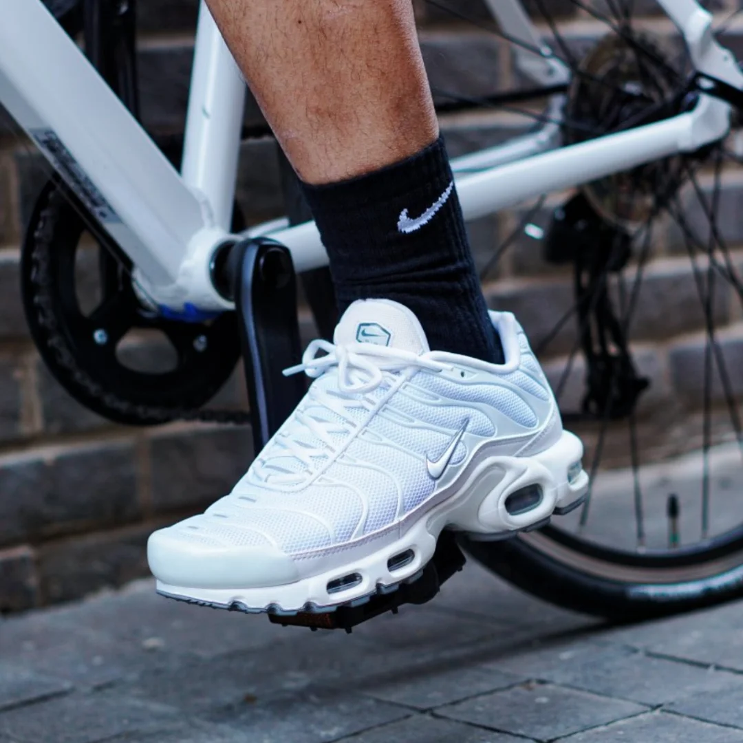 Nike White Air Max Plus TN Модные кроссовки в стиле ретро Удобные носимые мужские и женские