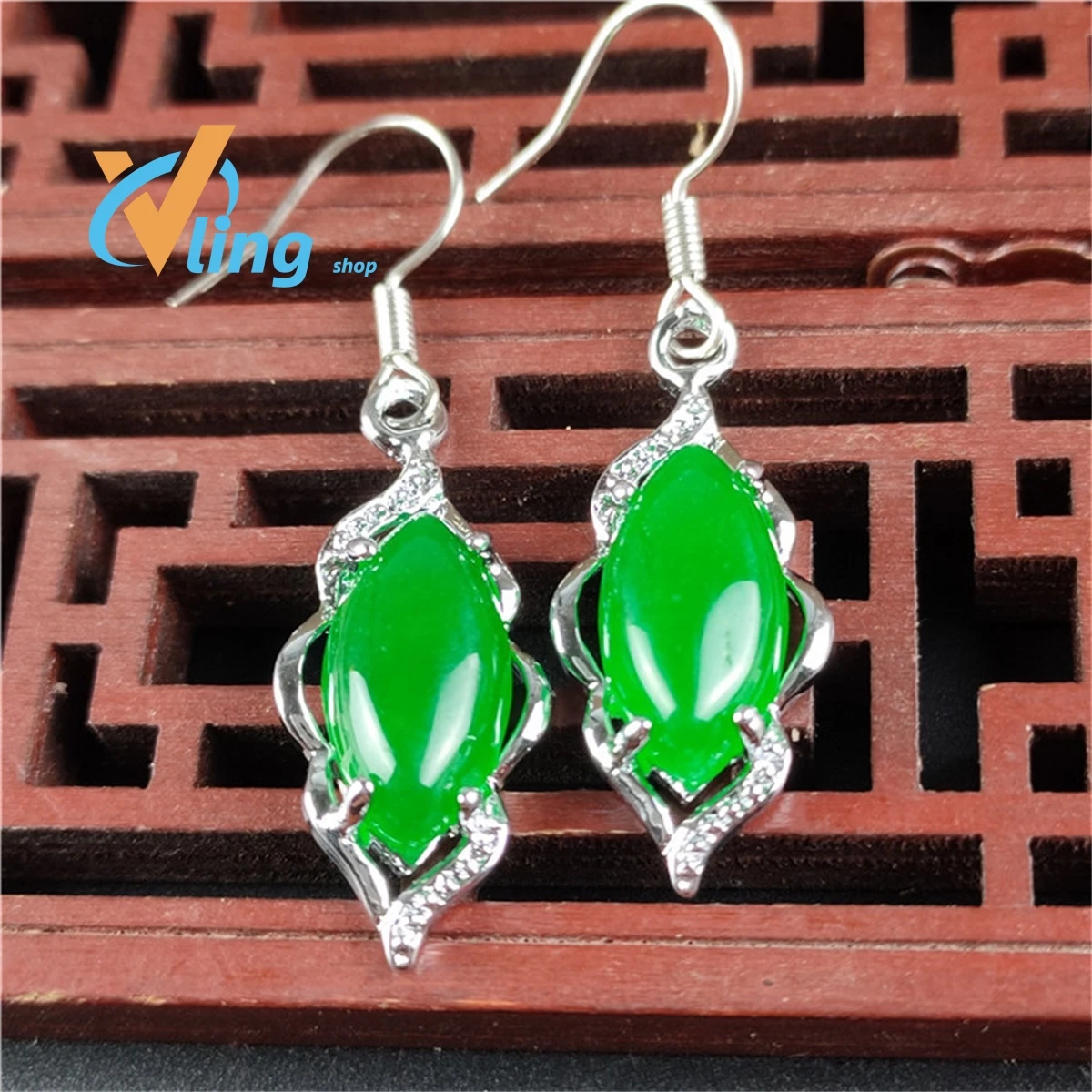 

Emperor Green Horse Jade Inlaid With Emerald Egg Face Earrings Ornaments Wholesale Exquisite Women's Simple Versatile Gift Charm